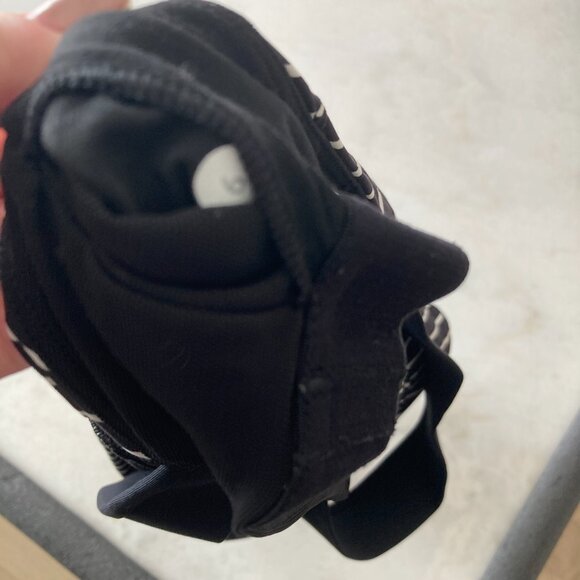 Lululemon Push Your Limits Tank top / workout shirt w/ bra black & white striped - Picture 6 of 7